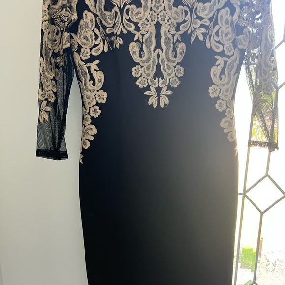 KATHERINE KELLY BLACK & GOLD EMBROIDERED DETAILING DRESS - SZ 4 - Picture 3 of 6